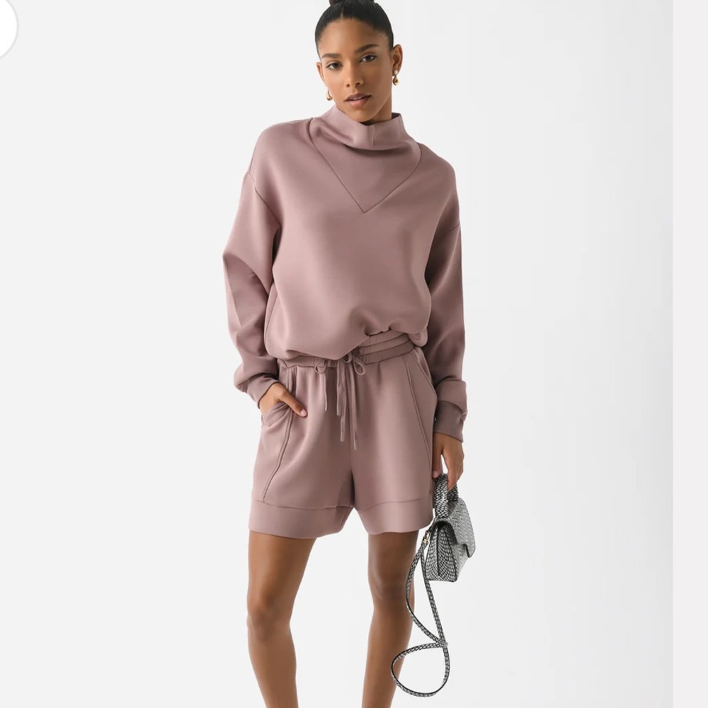 Varley Women's Betsey Sweatshirt in XS and Alder High Rise Short in size S